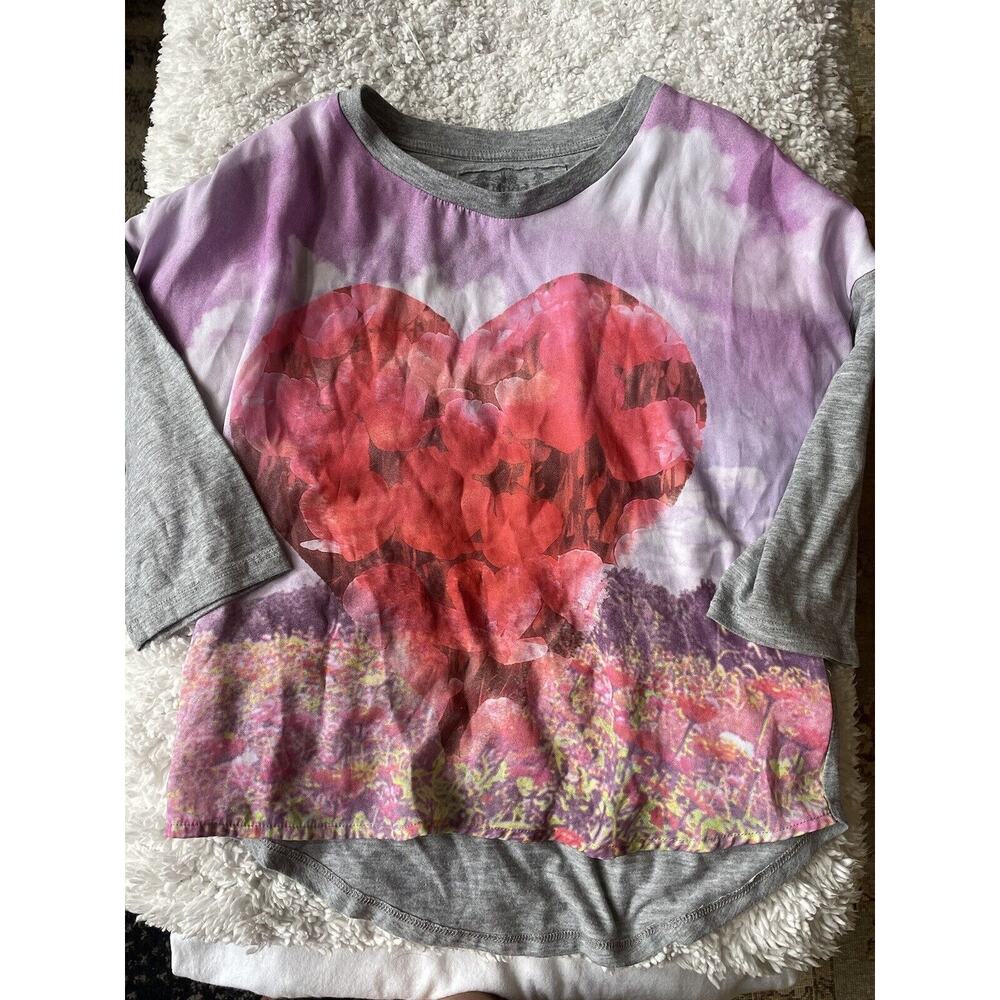 Mudd Girls Sz. 14 3/4 Flowy Heart Design Top. Pretty